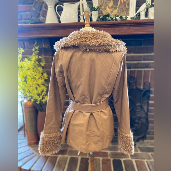 NWT Le Lis Vegan fur trimmed jacket medium - Picture 5 of 8